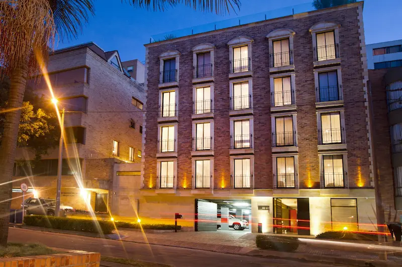 ISIE 2026 Central apartamentos fachada