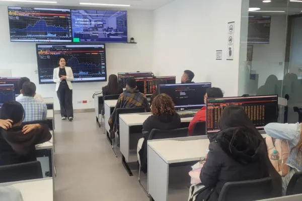 Aprender, conectar y transformar así recibe el Laboratorio de Finanzas a universidades de Colombia